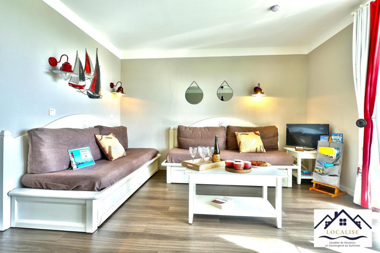 Apartment Au Seaside Retreat: Oceanview Comfort With Pool And Garden