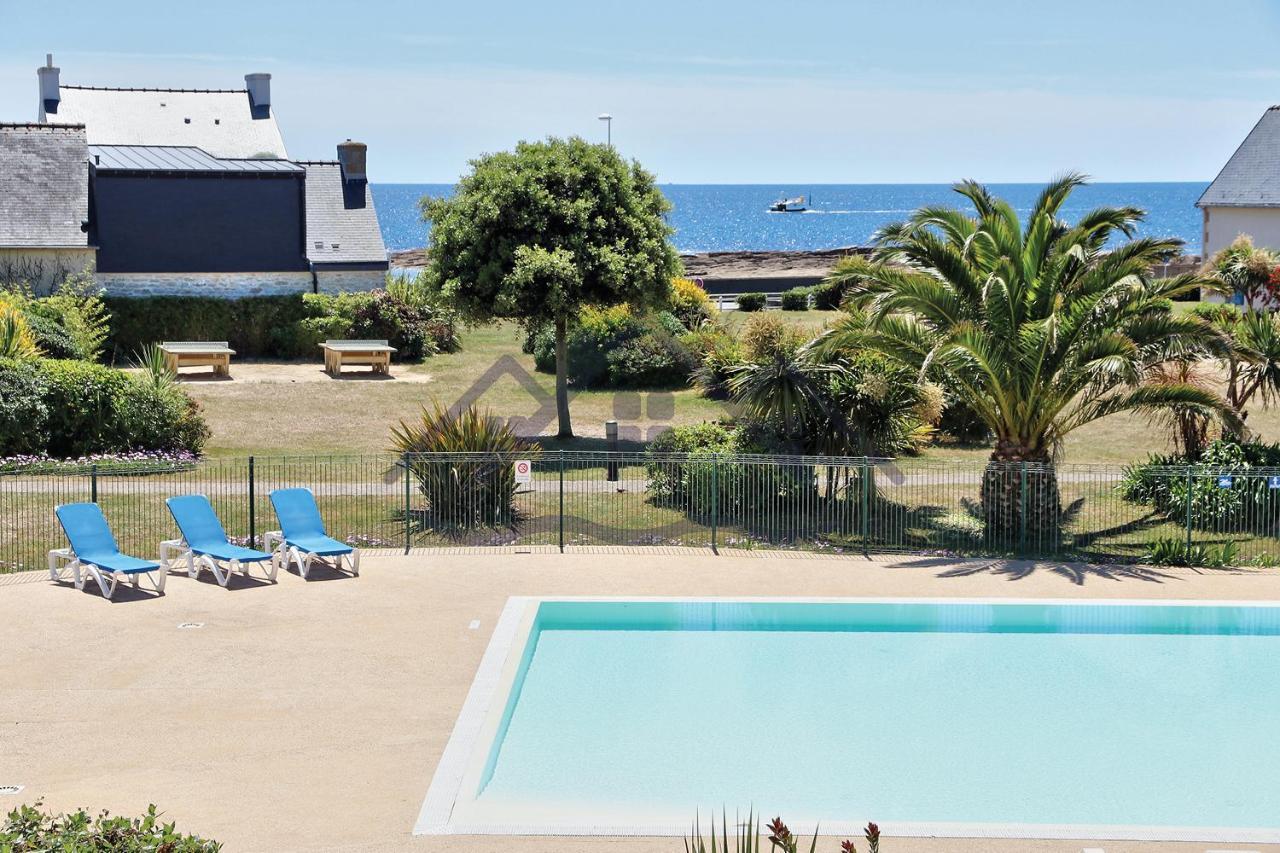 Au Seaside Retreat: Oceanview Comfort With Pool And Garden Apartment Guilvinec